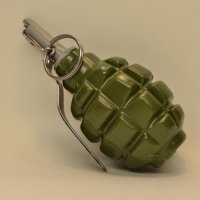Страйкбольная граната Ф1 Г6 металлическая скоба.